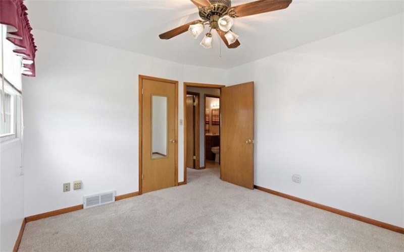 17 Martha Avenue, Jeannette, 15644, 3 Bedrooms Bedrooms, 6 Rooms Rooms,2 BathroomsBathrooms,Residential,For Sale,Martha Avenue,1753235