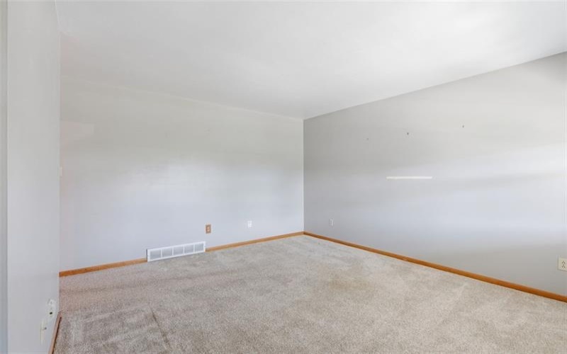 17 Martha Avenue, Jeannette, 15644, 3 Bedrooms Bedrooms, 6 Rooms Rooms,2 BathroomsBathrooms,Residential,For Sale,Martha Avenue,1753235