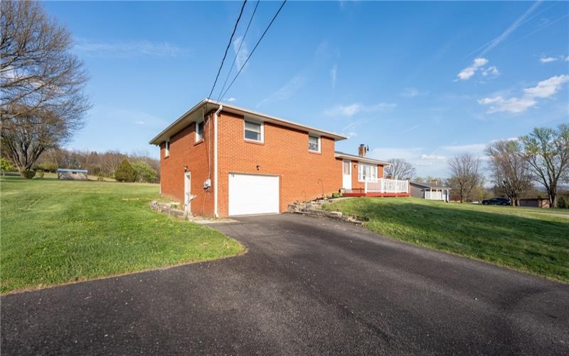 76 Lightcap Rd, Latrobe, 15650, 3 Bedrooms Bedrooms, 7 Rooms Rooms,2 BathroomsBathrooms,Residential,For Sale,Lightcap Rd,1753301