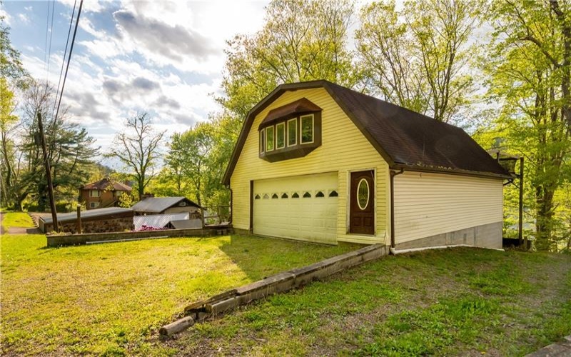 750 Lake Side Rd, Addison, 15411, 4 Bedrooms Bedrooms, ,3 BathroomsBathrooms,Residential,For Sale,Lake Side Rd,1753391