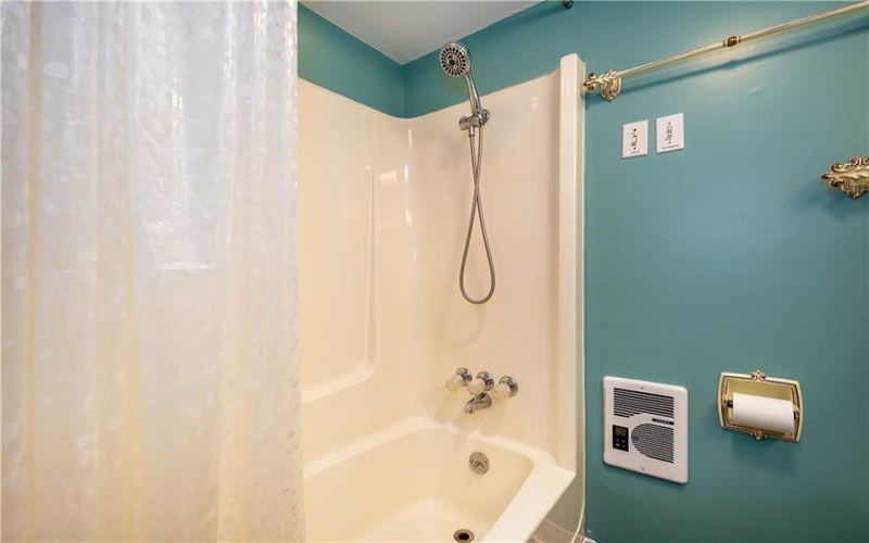 750 Lake Side Rd, Addison, 15411, 4 Bedrooms Bedrooms, ,3 BathroomsBathrooms,Residential,For Sale,Lake Side Rd,1753391