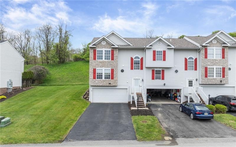 1141 Arrowhead Dr, Washington, 15301, 3 Bedrooms Bedrooms, 7 Rooms Rooms,2.1 BathroomsBathrooms,Residential,For Sale,Arrowhead Dr,1753417