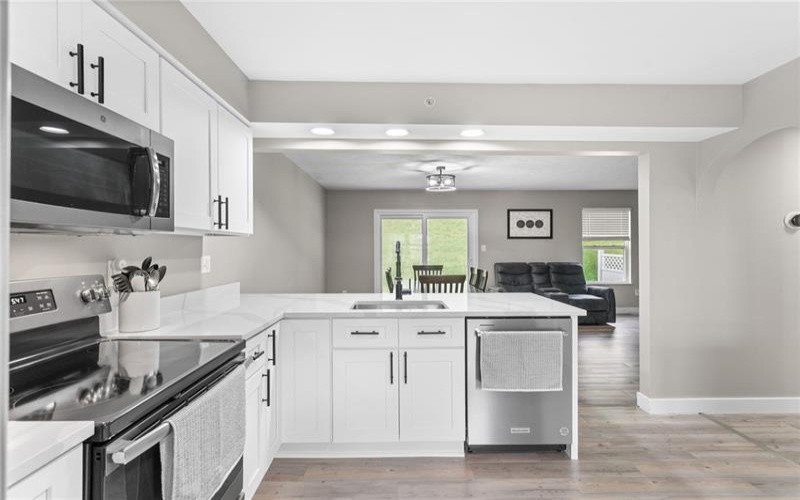 1141 Arrowhead Dr, Washington, 15301, 3 Bedrooms Bedrooms, 7 Rooms Rooms,2.1 BathroomsBathrooms,Residential,For Sale,Arrowhead Dr,1753417