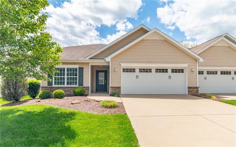 425 Chestnut Lane, Apollo, 15613, 2 Bedrooms Bedrooms, 9 Rooms Rooms,2.1 BathroomsBathrooms,Residential,For Sale,Chestnut Lane,1753497
