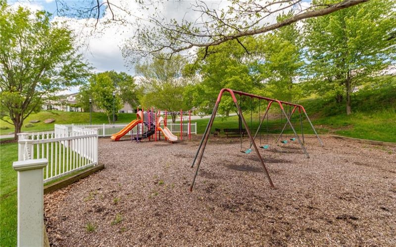 425 Chestnut Lane, Apollo, 15613, 2 Bedrooms Bedrooms, 9 Rooms Rooms,2.1 BathroomsBathrooms,Residential,For Sale,Chestnut Lane,1753497