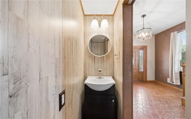 403 6th Street, Youngwood, 15697, 4 Bedrooms Bedrooms, 8 Rooms Rooms,2.1 BathroomsBathrooms,Residential,For Sale,6th Street,1753499