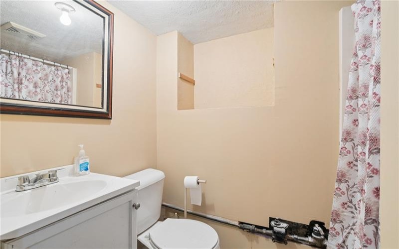 403 6th Street, Youngwood, 15697, 4 Bedrooms Bedrooms, 8 Rooms Rooms,2.1 BathroomsBathrooms,Residential,For Sale,6th Street,1753499