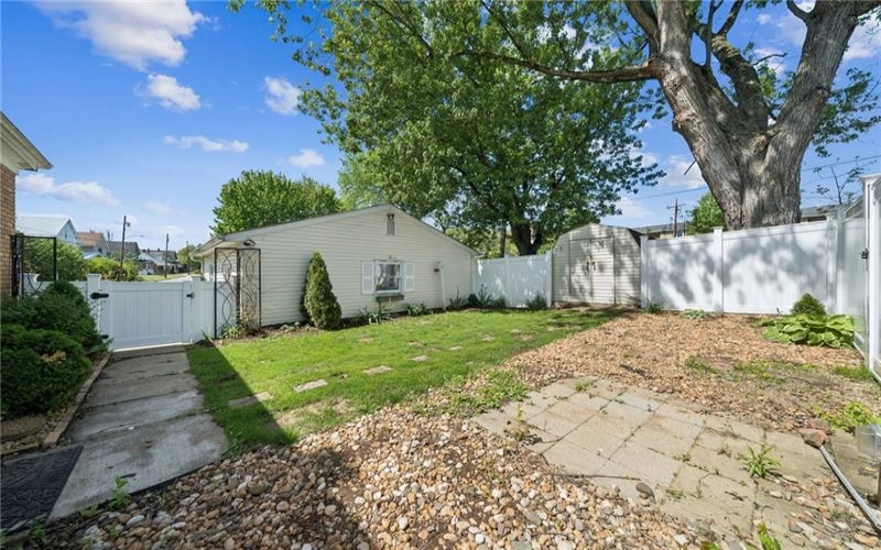 403 6th Street, Youngwood, 15697, 4 Bedrooms Bedrooms, 8 Rooms Rooms,2.1 BathroomsBathrooms,Residential,For Sale,6th Street,1753499