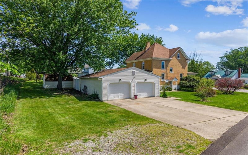 403 6th Street, Youngwood, 15697, 4 Bedrooms Bedrooms, 8 Rooms Rooms,2.1 BathroomsBathrooms,Residential,For Sale,6th Street,1753499