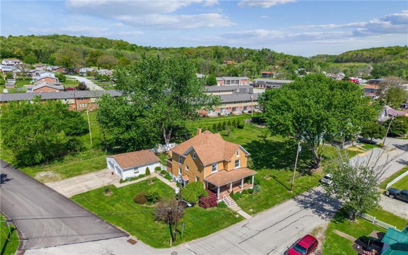 403 6th Street, Youngwood, 15697, 4 Bedrooms Bedrooms, 8 Rooms Rooms,2.1 BathroomsBathrooms,Residential,For Sale,6th Street,1753499