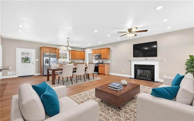 480 Matty, Rostraver, 15012, 3 Bedrooms Bedrooms, 8 Rooms Rooms,2 BathroomsBathrooms,Residential,For Sale,Matty,1753528
