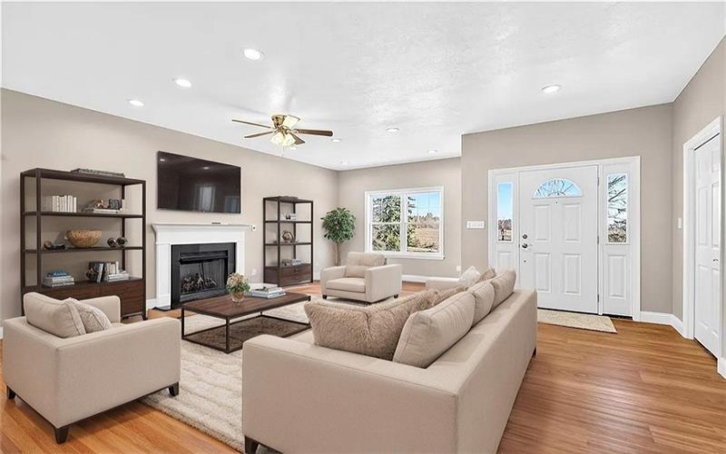 480 Matty, Rostraver, 15012, 3 Bedrooms Bedrooms, 8 Rooms Rooms,2 BathroomsBathrooms,Residential,For Sale,Matty,1753528