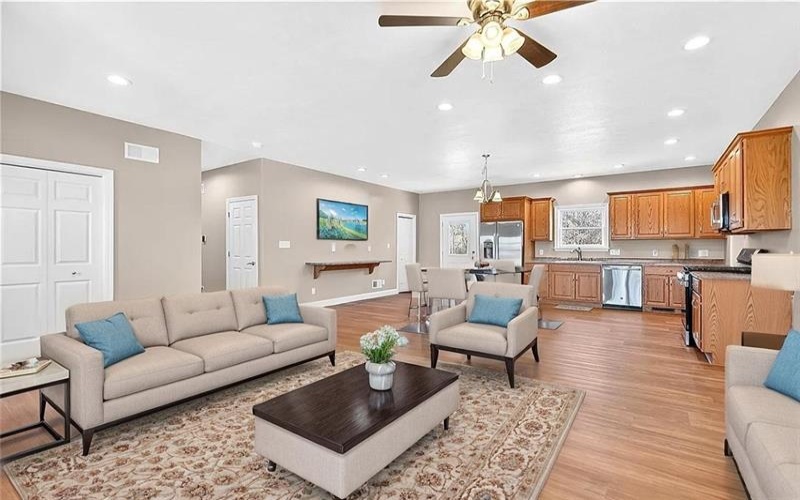 480 Matty, Rostraver, 15012, 3 Bedrooms Bedrooms, 8 Rooms Rooms,2 BathroomsBathrooms,Residential,For Sale,Matty,1753528