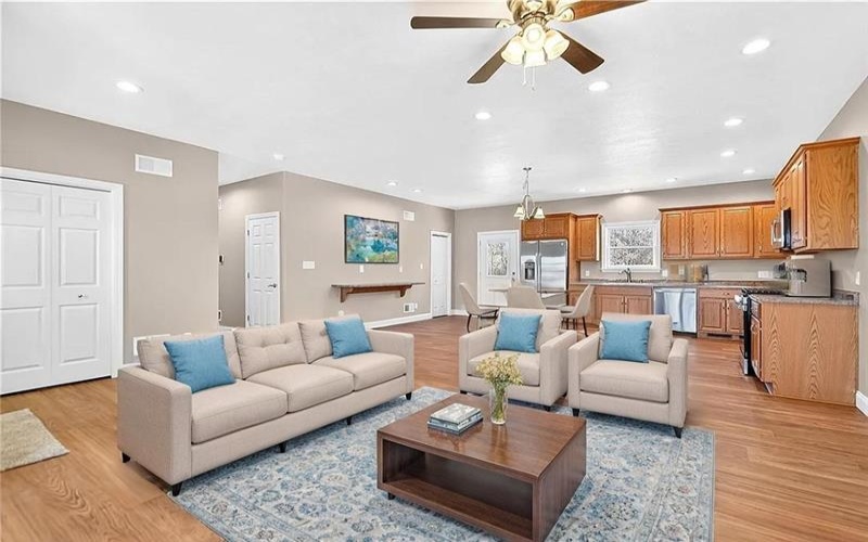 480 Matty, Rostraver, 15012, 3 Bedrooms Bedrooms, 8 Rooms Rooms,2 BathroomsBathrooms,Residential,For Sale,Matty,1753528
