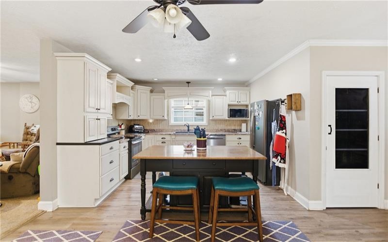 2650 National Pike, Scenery Hill, 15360, 4 Bedrooms Bedrooms, 12 Rooms Rooms,3 BathroomsBathrooms,Residential,For Sale,National Pike,1753560