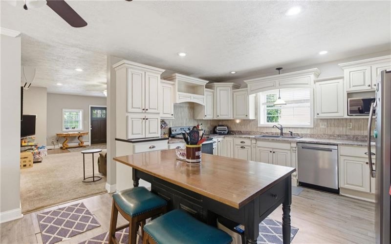 2650 National Pike, Scenery Hill, 15360, 4 Bedrooms Bedrooms, 12 Rooms Rooms,3 BathroomsBathrooms,Residential,For Sale,National Pike,1753560