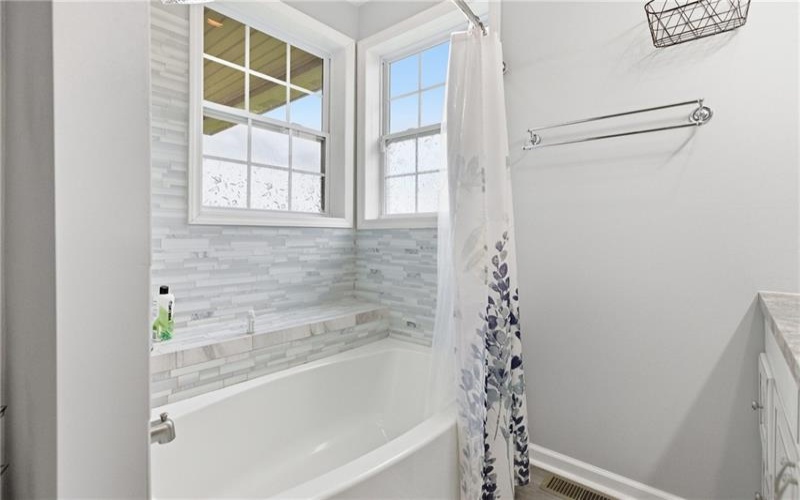 2650 National Pike, Scenery Hill, 15360, 4 Bedrooms Bedrooms, 12 Rooms Rooms,3 BathroomsBathrooms,Residential,For Sale,National Pike,1753560