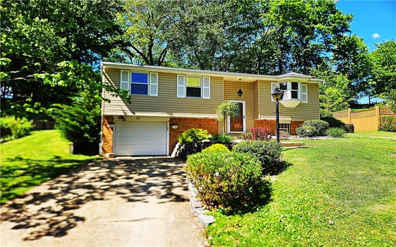 322 Chelsea Dr, Greensburg, 15601, 3 Bedrooms Bedrooms, 10 Rooms Rooms,2 BathroomsBathrooms,Residential,For Sale,Chelsea Dr,1753580