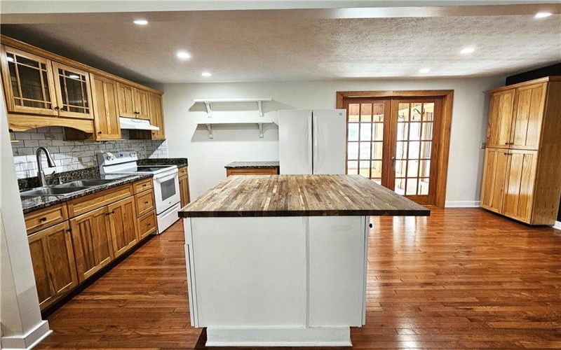 322 Chelsea Dr, Greensburg, 15601, 3 Bedrooms Bedrooms, 10 Rooms Rooms,2 BathroomsBathrooms,Residential,For Sale,Chelsea Dr,1753580