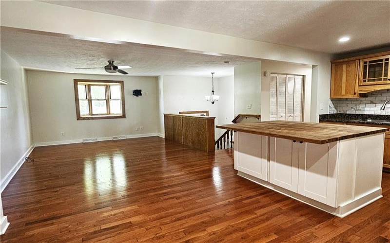 322 Chelsea Dr, Greensburg, 15601, 3 Bedrooms Bedrooms, 10 Rooms Rooms,2 BathroomsBathrooms,Residential,For Sale,Chelsea Dr,1753580