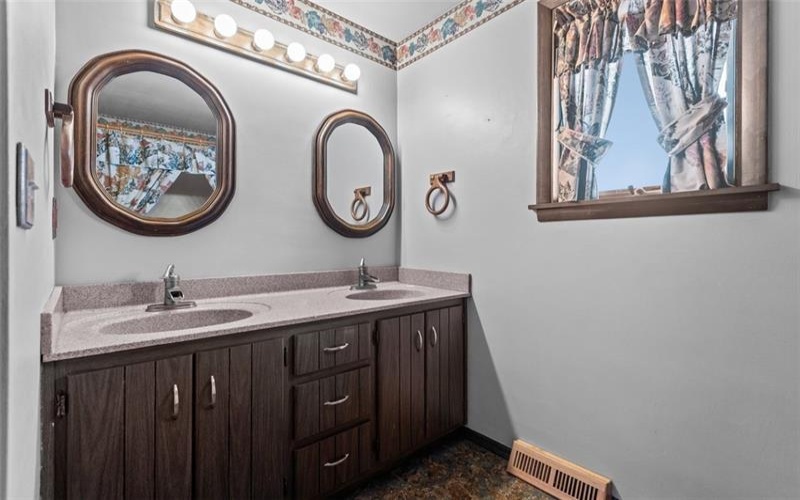 462 Adele Drive, Irwin, 15642, 3 Bedrooms Bedrooms, 9 Rooms Rooms,2.1 BathroomsBathrooms,Residential,For Sale,Adele Drive,1738263