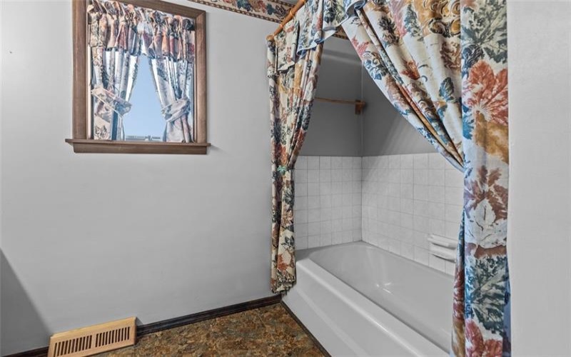 462 Adele Drive, Irwin, 15642, 3 Bedrooms Bedrooms, 9 Rooms Rooms,2.1 BathroomsBathrooms,Residential,For Sale,Adele Drive,1738263