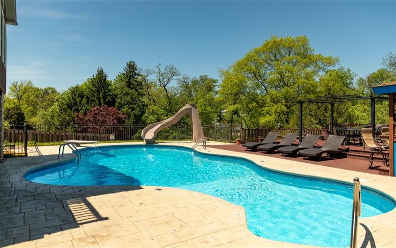 462 Adele Drive, Irwin, 15642, 3 Bedrooms Bedrooms, 9 Rooms Rooms,2.1 BathroomsBathrooms,Residential,For Sale,Adele Drive,1738263
