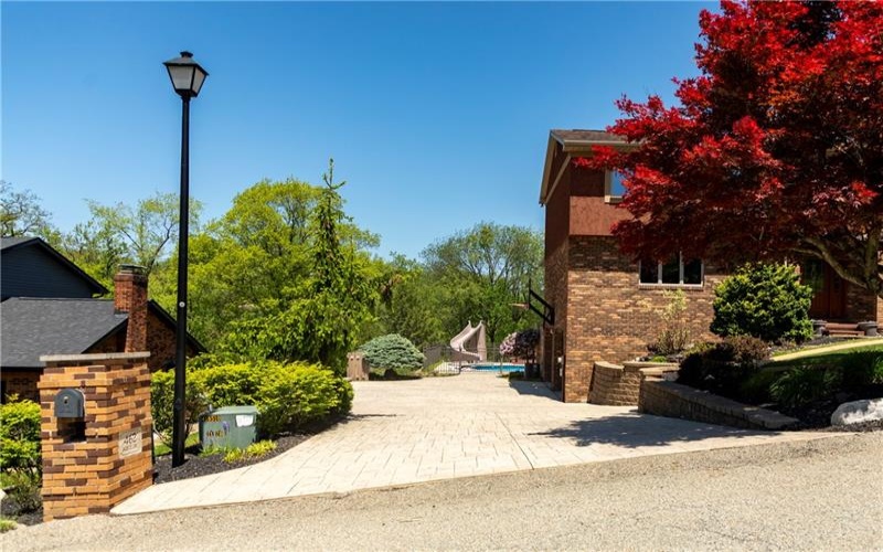 462 Adele Drive, Irwin, 15642, 3 Bedrooms Bedrooms, 9 Rooms Rooms,2.1 BathroomsBathrooms,Residential,For Sale,Adele Drive,1738263
