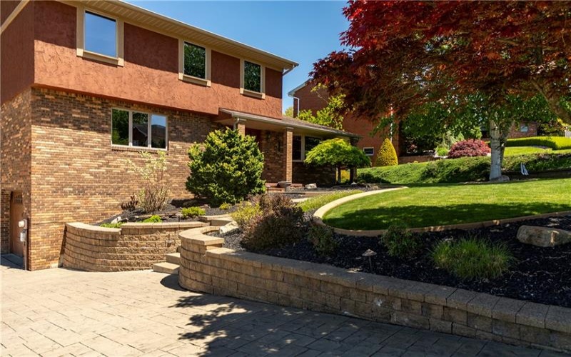 462 Adele Drive, Irwin, 15642, 3 Bedrooms Bedrooms, 9 Rooms Rooms,2.1 BathroomsBathrooms,Residential,For Sale,Adele Drive,1738263