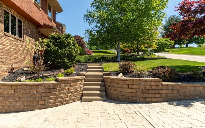 462 Adele Drive, Irwin, 15642, 3 Bedrooms Bedrooms, 9 Rooms Rooms,2.1 BathroomsBathrooms,Residential,For Sale,Adele Drive,1738263