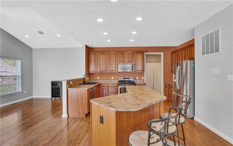 1003 Timber Run Dr, Mc Donald, 15057, 4 Bedrooms Bedrooms, 12 Rooms Rooms,2.2 BathroomsBathrooms,Residential,For Sale,Timber Run Dr,1752586