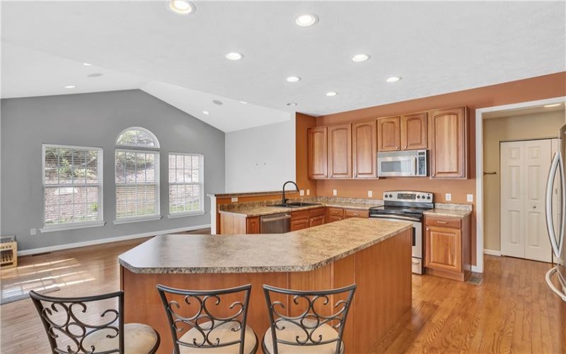 1003 Timber Run Dr, Mc Donald, 15057, 4 Bedrooms Bedrooms, 12 Rooms Rooms,2.2 BathroomsBathrooms,Residential,For Sale,Timber Run Dr,1752586
