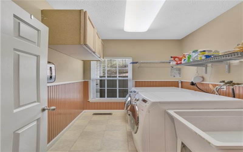1003 Timber Run Dr, Mc Donald, 15057, 4 Bedrooms Bedrooms, 12 Rooms Rooms,2.2 BathroomsBathrooms,Residential,For Sale,Timber Run Dr,1752586