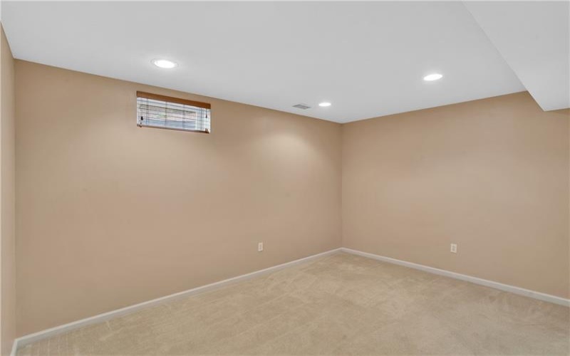 1003 Timber Run Dr, Mc Donald, 15057, 4 Bedrooms Bedrooms, 12 Rooms Rooms,2.2 BathroomsBathrooms,Residential,For Sale,Timber Run Dr,1752586