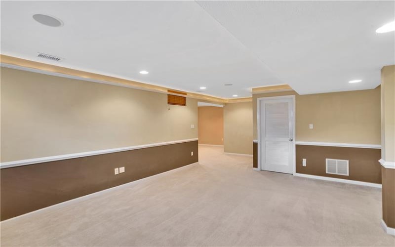 1003 Timber Run Dr, Mc Donald, 15057, 4 Bedrooms Bedrooms, 12 Rooms Rooms,2.2 BathroomsBathrooms,Residential,For Sale,Timber Run Dr,1752586