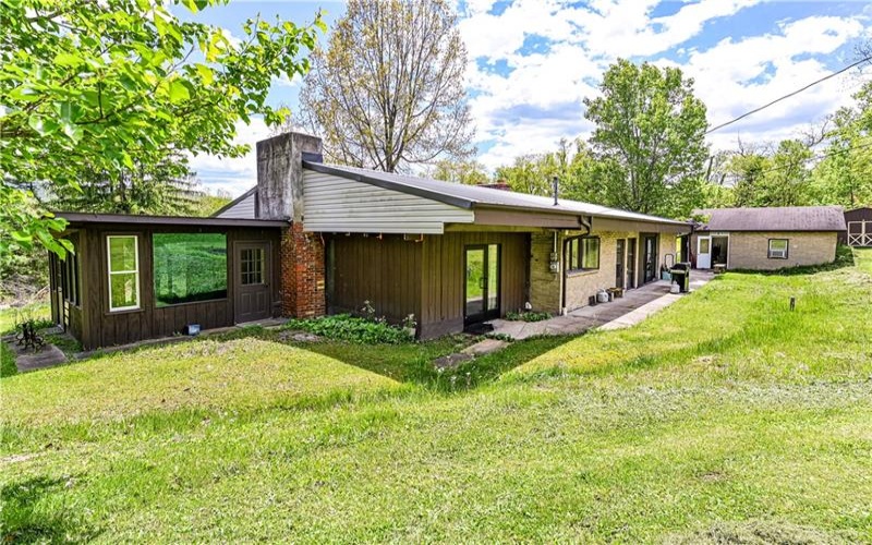 324 Fenfield Dr, Latrobe, 15650, 3 Bedrooms Bedrooms, ,1.1 BathroomsBathrooms,Residential,For Sale,Fenfield Dr,1752993