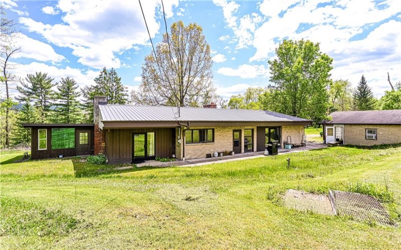 324 Fenfield Dr, Latrobe, 15650, 3 Bedrooms Bedrooms, ,1.1 BathroomsBathrooms,Residential,For Sale,Fenfield Dr,1752993