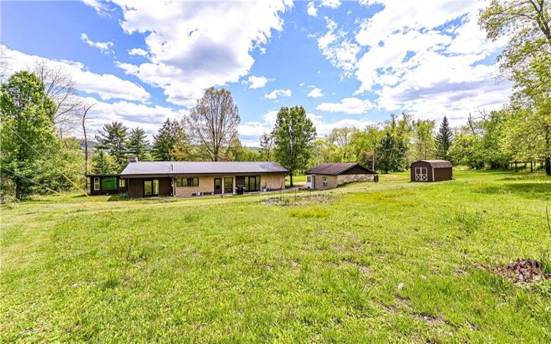 324 Fenfield Dr, Latrobe, 15650, 3 Bedrooms Bedrooms, ,1.1 BathroomsBathrooms,Residential,For Sale,Fenfield Dr,1752993