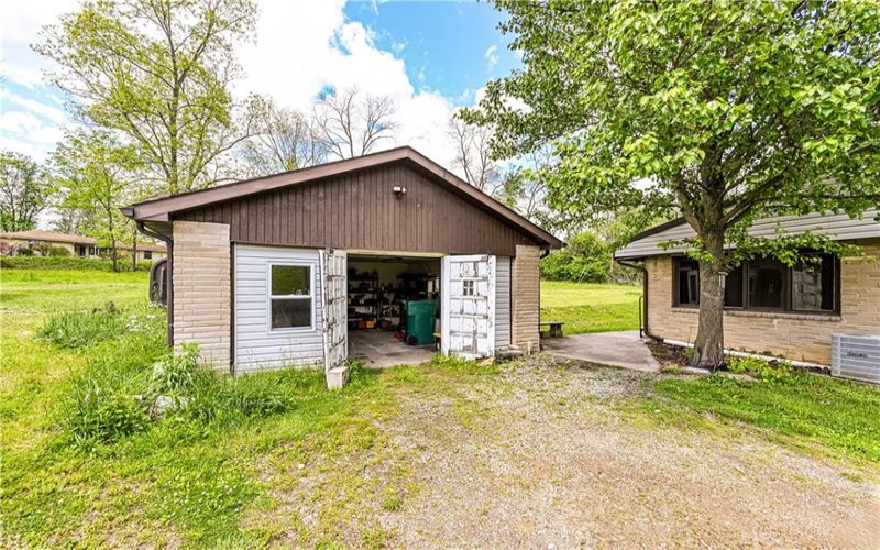 324 Fenfield Dr, Latrobe, 15650, 3 Bedrooms Bedrooms, ,1.1 BathroomsBathrooms,Residential,For Sale,Fenfield Dr,1752993