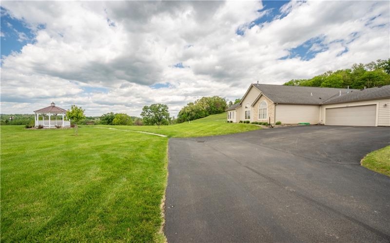1905 Golf Course Dr, Washington, 15301, 2 Bedrooms Bedrooms, 9 Rooms Rooms,2 BathroomsBathrooms,Residential,For Sale,Golf Course Dr,1753296