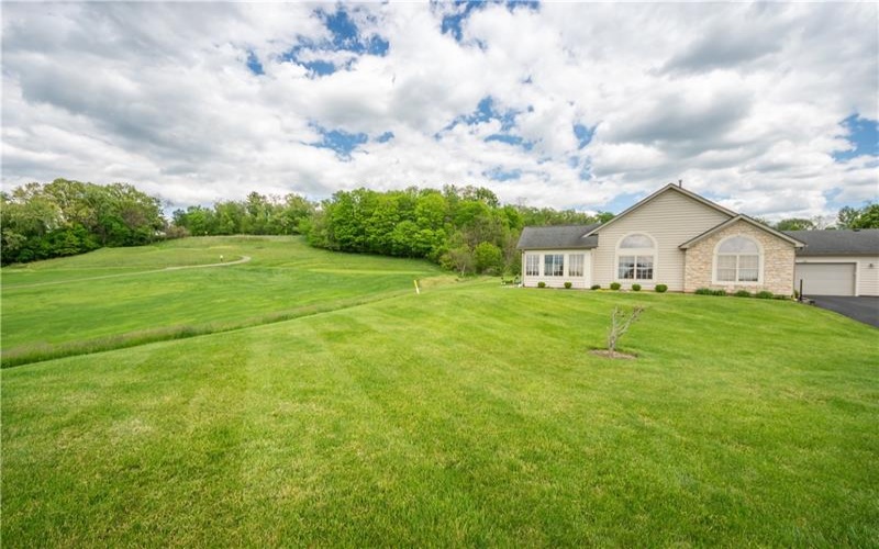 1905 Golf Course Dr, Washington, 15301, 2 Bedrooms Bedrooms, 9 Rooms Rooms,2 BathroomsBathrooms,Residential,For Sale,Golf Course Dr,1753296