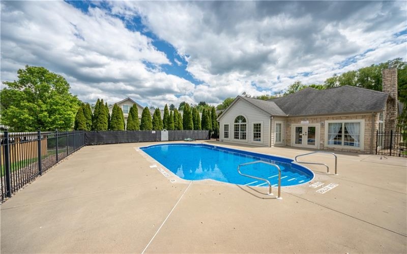 1905 Golf Course Dr, Washington, 15301, 2 Bedrooms Bedrooms, 9 Rooms Rooms,2 BathroomsBathrooms,Residential,For Sale,Golf Course Dr,1753296
