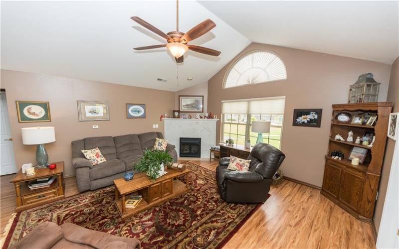1905 Golf Course Dr, Washington, 15301, 2 Bedrooms Bedrooms, 9 Rooms Rooms,2 BathroomsBathrooms,Residential,For Sale,Golf Course Dr,1753296