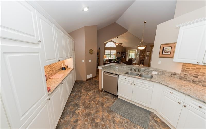 1905 Golf Course Dr, Washington, 15301, 2 Bedrooms Bedrooms, 9 Rooms Rooms,2 BathroomsBathrooms,Residential,For Sale,Golf Course Dr,1753296