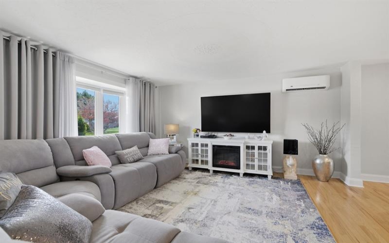 4209 Frederick DRIVE, New Kensington, 15068, 3 Bedrooms Bedrooms, 11 Rooms Rooms,2.1 BathroomsBathrooms,Residential,For Sale,Frederick,1753681