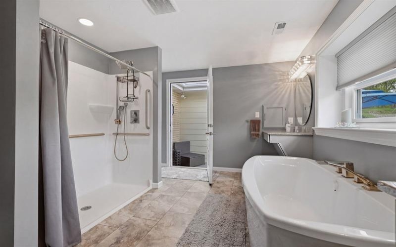 4209 Frederick DRIVE, New Kensington, 15068, 3 Bedrooms Bedrooms, 11 Rooms Rooms,2.1 BathroomsBathrooms,Residential,For Sale,Frederick,1753681