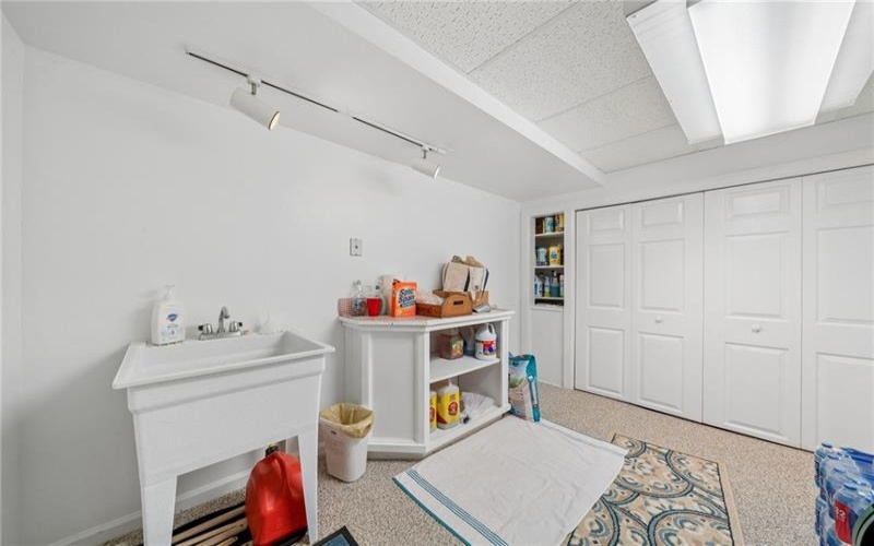 24 McCullough Hill Rd, Amity, 15311, 3 Bedrooms Bedrooms, 10 Rooms Rooms,3 BathroomsBathrooms,Residential,For Sale,McCullough Hill Rd,1753639