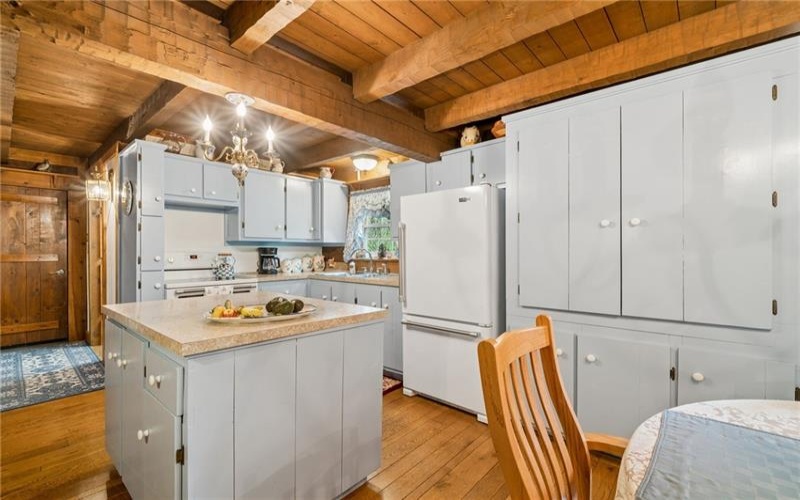 24 McCullough Hill Rd, Amity, 15311, 3 Bedrooms Bedrooms, 10 Rooms Rooms,3 BathroomsBathrooms,Residential,For Sale,McCullough Hill Rd,1753639