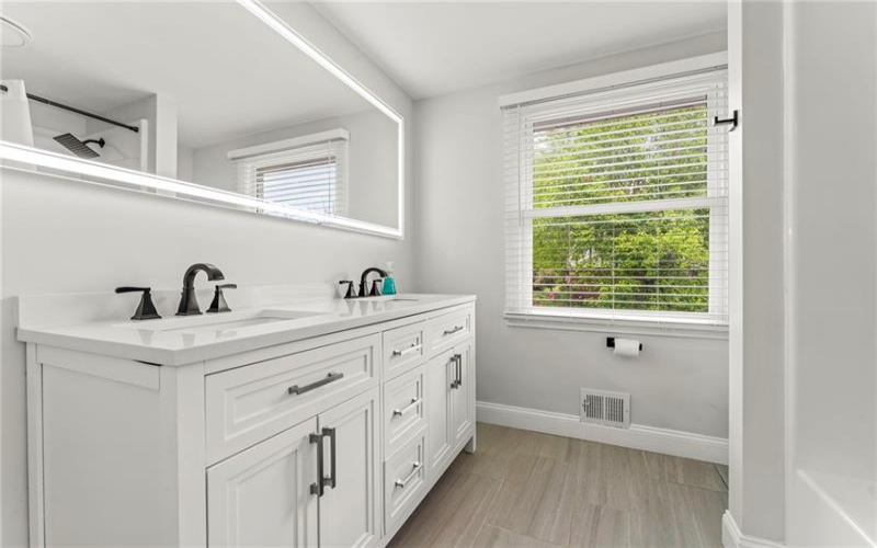 107 Lexington Drive, McMurray, 15317, 4 Bedrooms Bedrooms, 14 Rooms Rooms,3.1 BathroomsBathrooms,Residential,For Sale,Lexington Drive,1753713