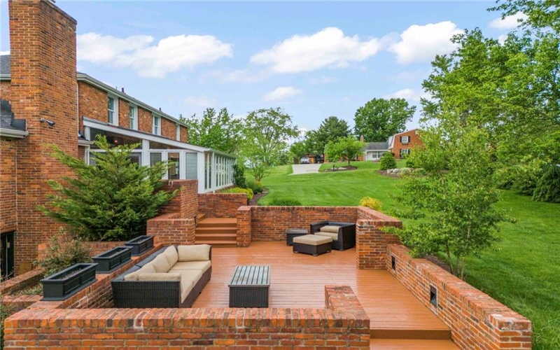 107 Lexington Drive, McMurray, 15317, 4 Bedrooms Bedrooms, 14 Rooms Rooms,3.1 BathroomsBathrooms,Residential,For Sale,Lexington Drive,1753713